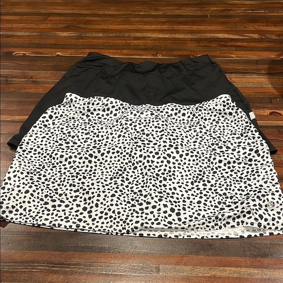 Dresses & Skirts - Golf skirts - Black and White Leopard Print Skirt